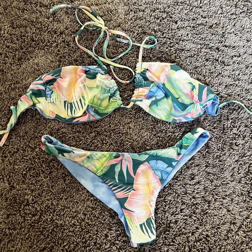 Billabong bikini set !